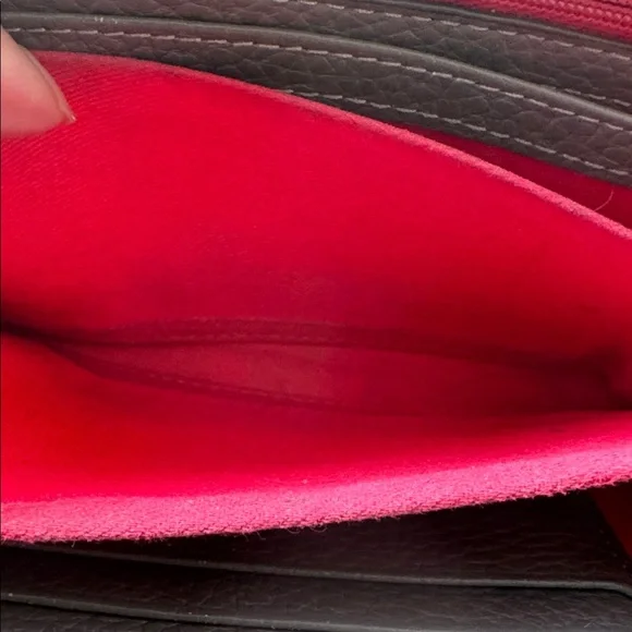 Dooney & Bourke Pewter Grayish Brown Pebbled Leather Wallet Zip Around Hobo GUC - Picture 5 of 10